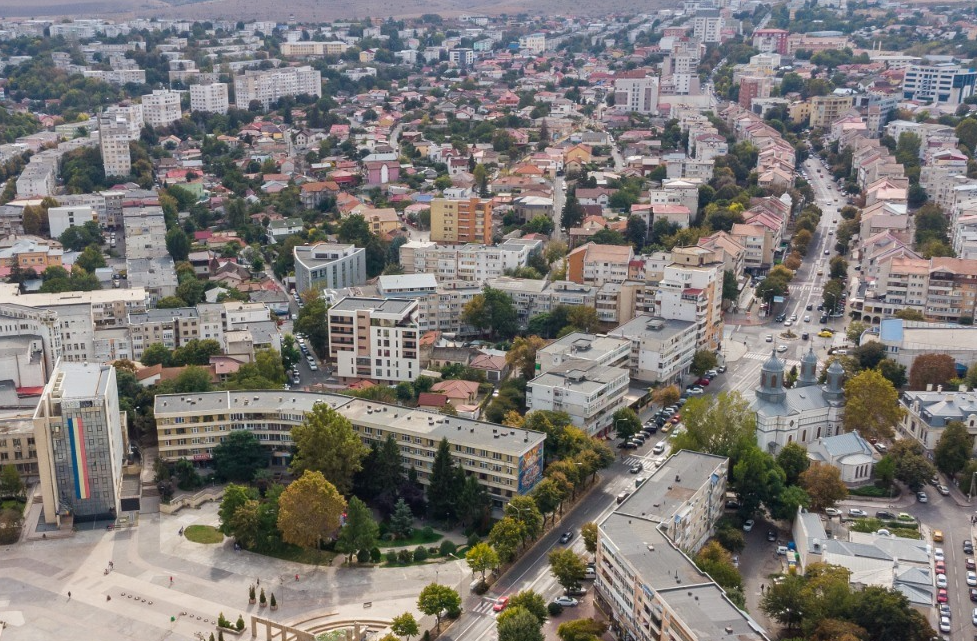 Cetățenii și angajații nevaccinați, interziși în primăria unui important municipiu. Edilul-șef: „Suntem aproape de dezastru”