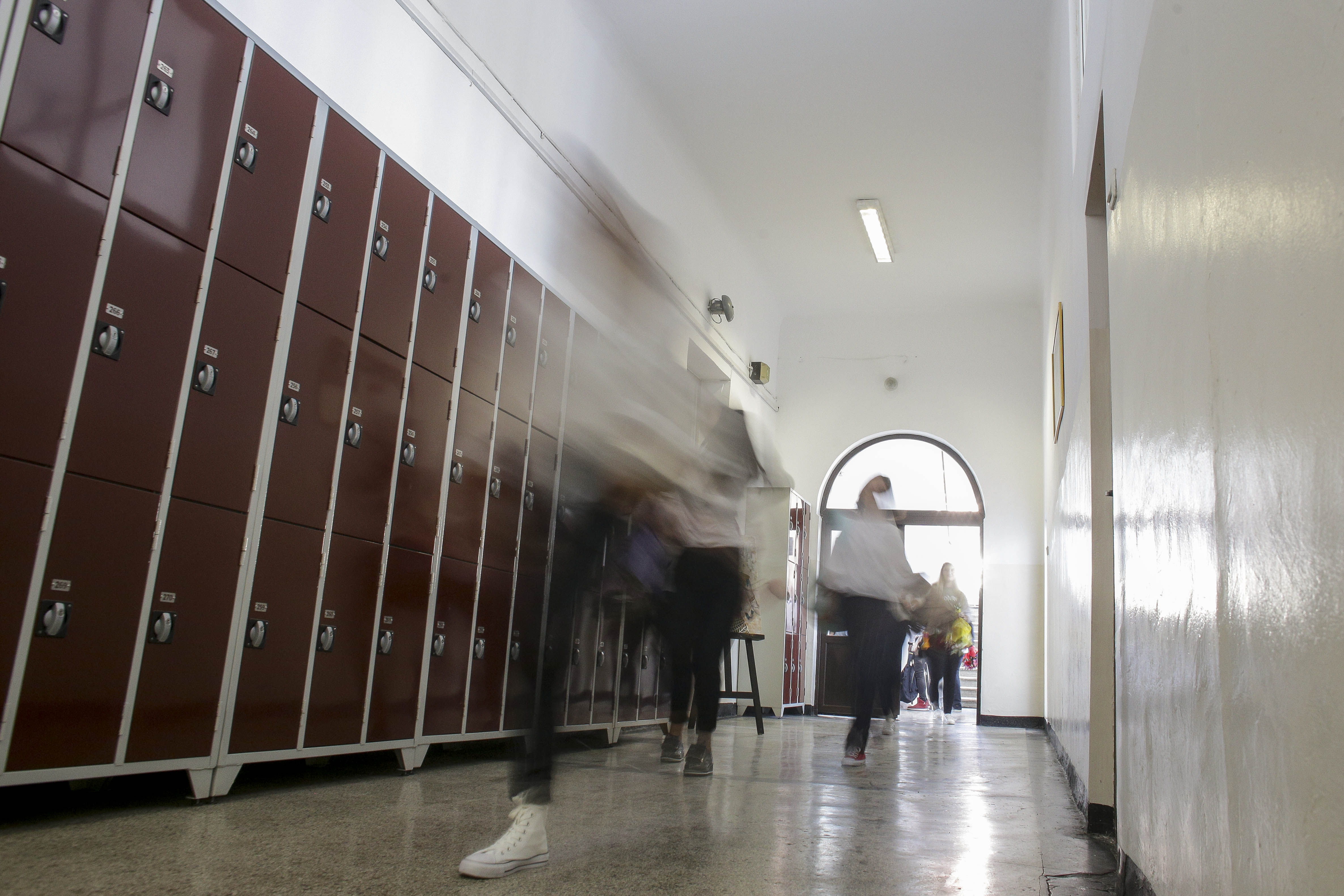 Ancheta a ISJ şi DSP in cazul unei profesoare care le spune elevilor sa nu se vaccineze