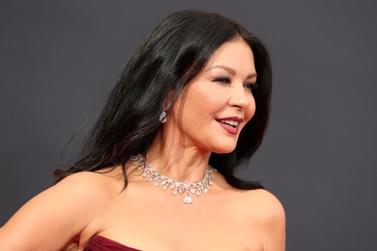 VIDEO. Catherine Zeta-Jones filmează în România: Priviți frumosul București!