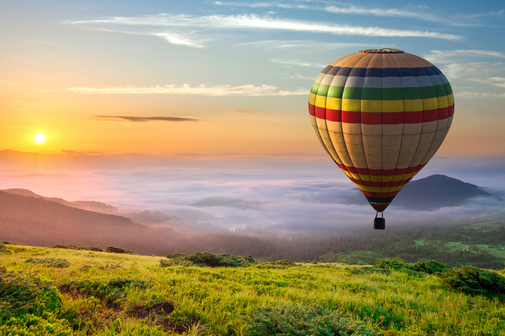 Un balon cu aer cald a luat foc în zbor, în Elveția: 7 victime, 3 cu răni grave