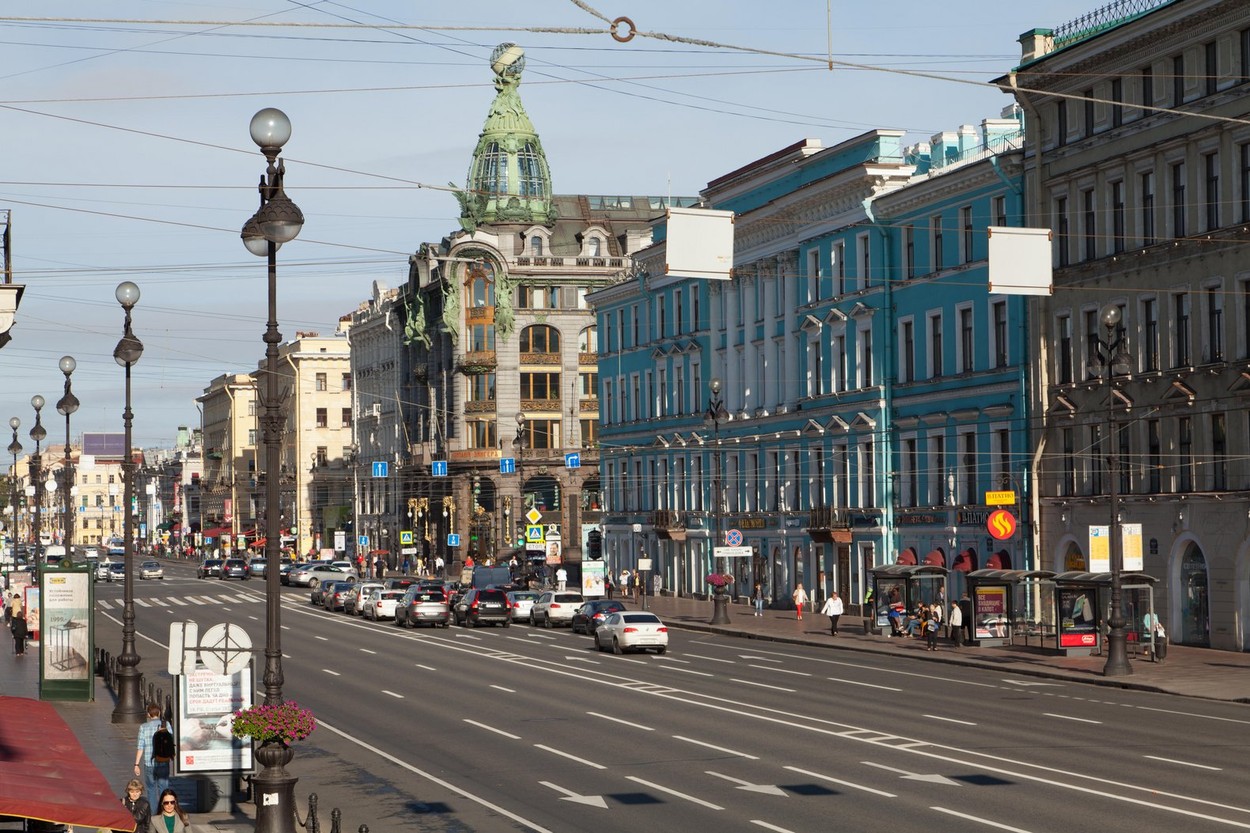 Paşaport sanitar în Sankt Petersburg. Doar cei vaccinați sau testați vor mai putea merge la restaurante și la magazine