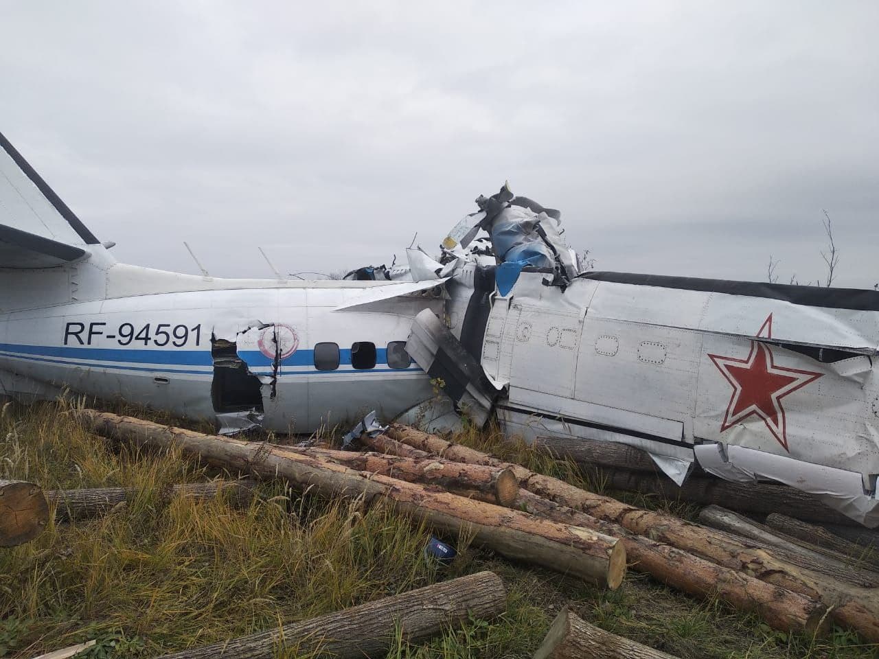 Un avion cu paraşutişti s-a prăbuşit în centrul Rusiei. 16 persoane au murit