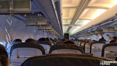 masti de oxigen cazute in avion