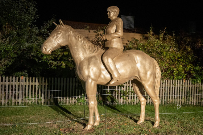 statuie angela merkel profimedia-0637232439