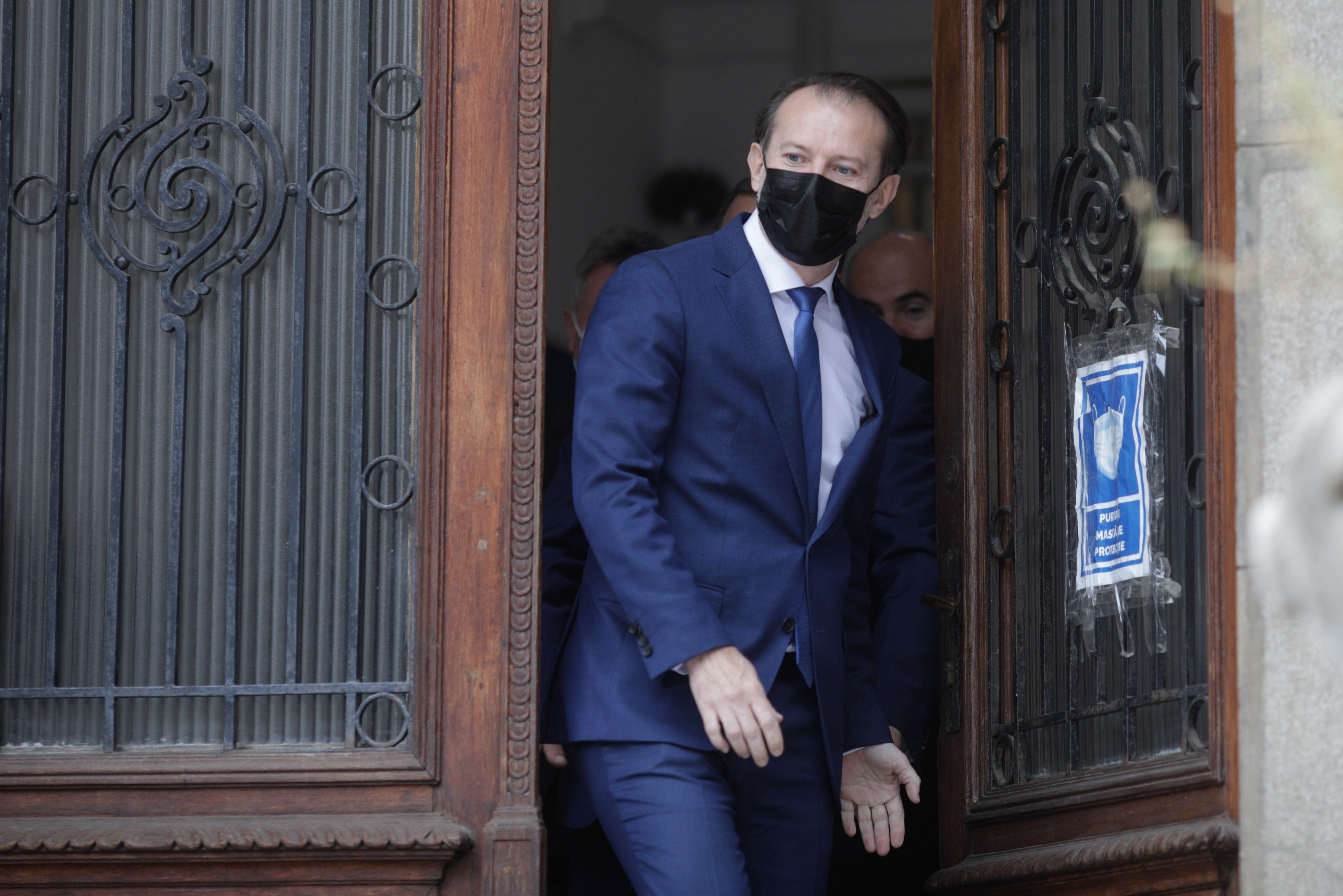 Cîțu îl trimite pe Cioloș la PSD și AUR: Are acum posibilitatea să negocieze cu aliații săi de la moțiunea de cenzură