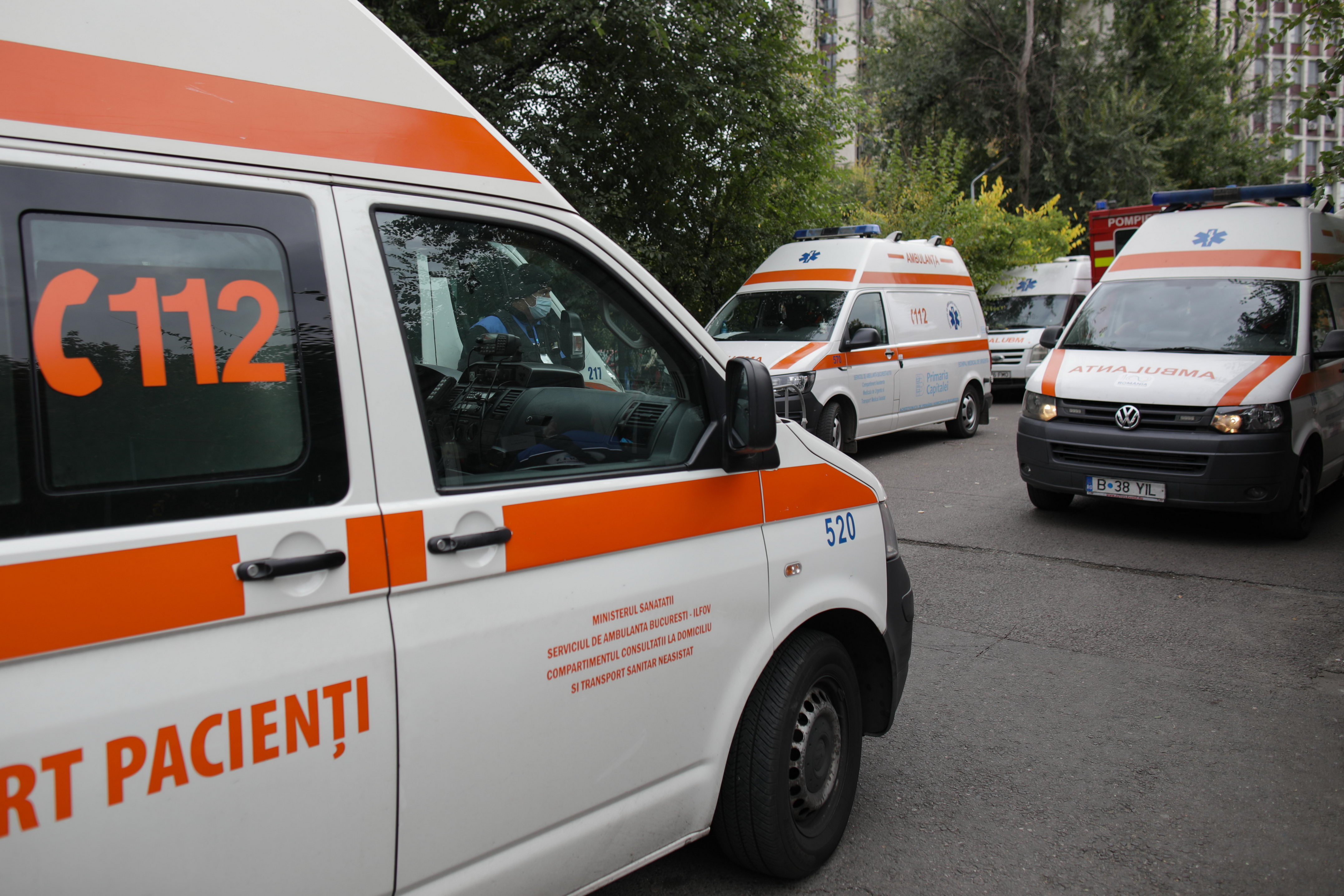 Opt oameni, printre care doi copii au fost răniți într-un accident rutier produs în județul Vâlcea