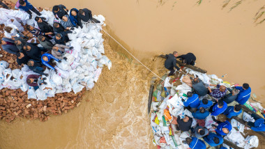 inundatii in china