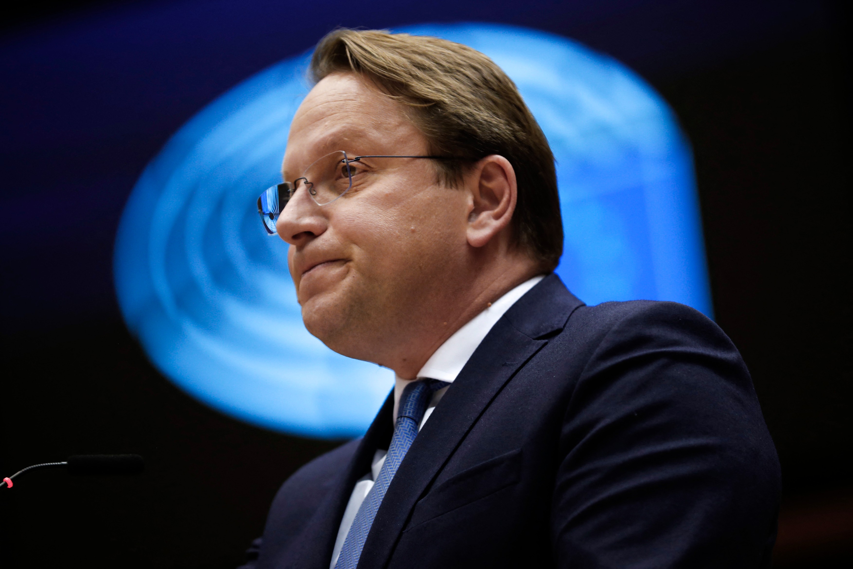 Comisar european: Raportul privind aderarea Republicii Moldova la UE, încheiat până la summitul din iunie
