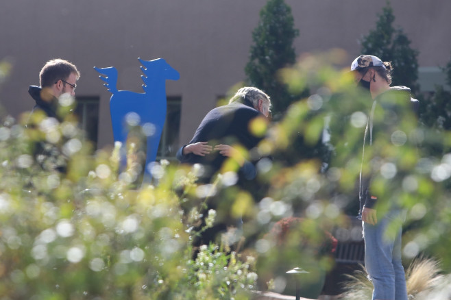 *PREMIUM-EXCLUSIVE* Alec Baldwin seen in Santa Fe with Halyna Hutchins' husband and son following prop gun shooting incident