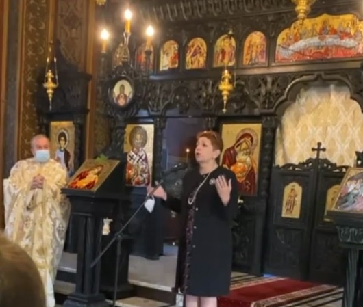 Un preot a chemat la biserică medicul care l-a tratat de Covid, ca să-i convingă pe oameni să se vaccineze
