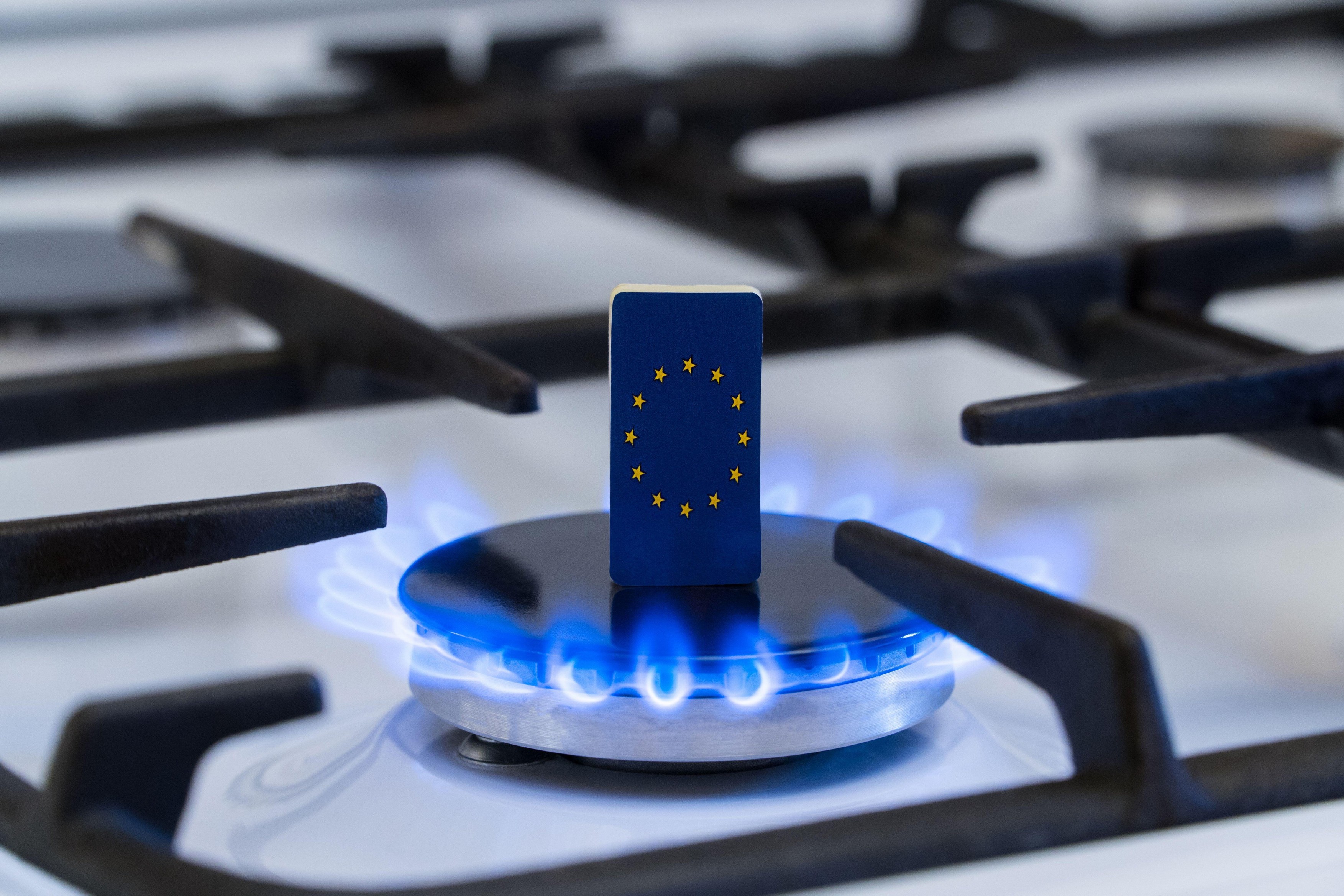 Comisia Europeană, presată să investigheze manipularea pieței gazelor de către marii furnizori