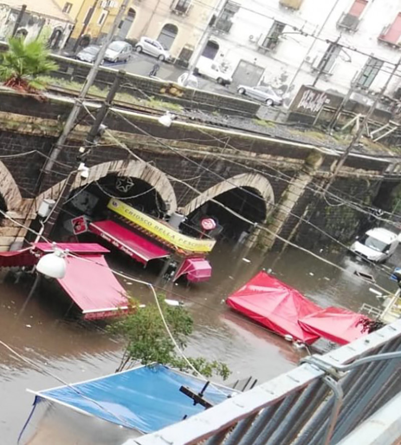 Italy: Heavy rain caused flood in Catania and Sicily..The streets of the Catania's center transformed into a river in flood