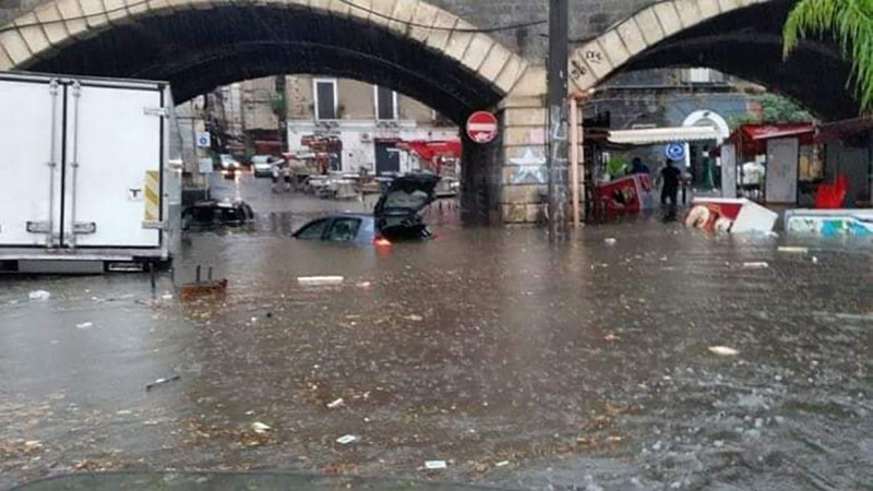 Italy: Heavy rain caused flood in Catania and Sicily..The streets of the Catania's center transformed into a river in flood