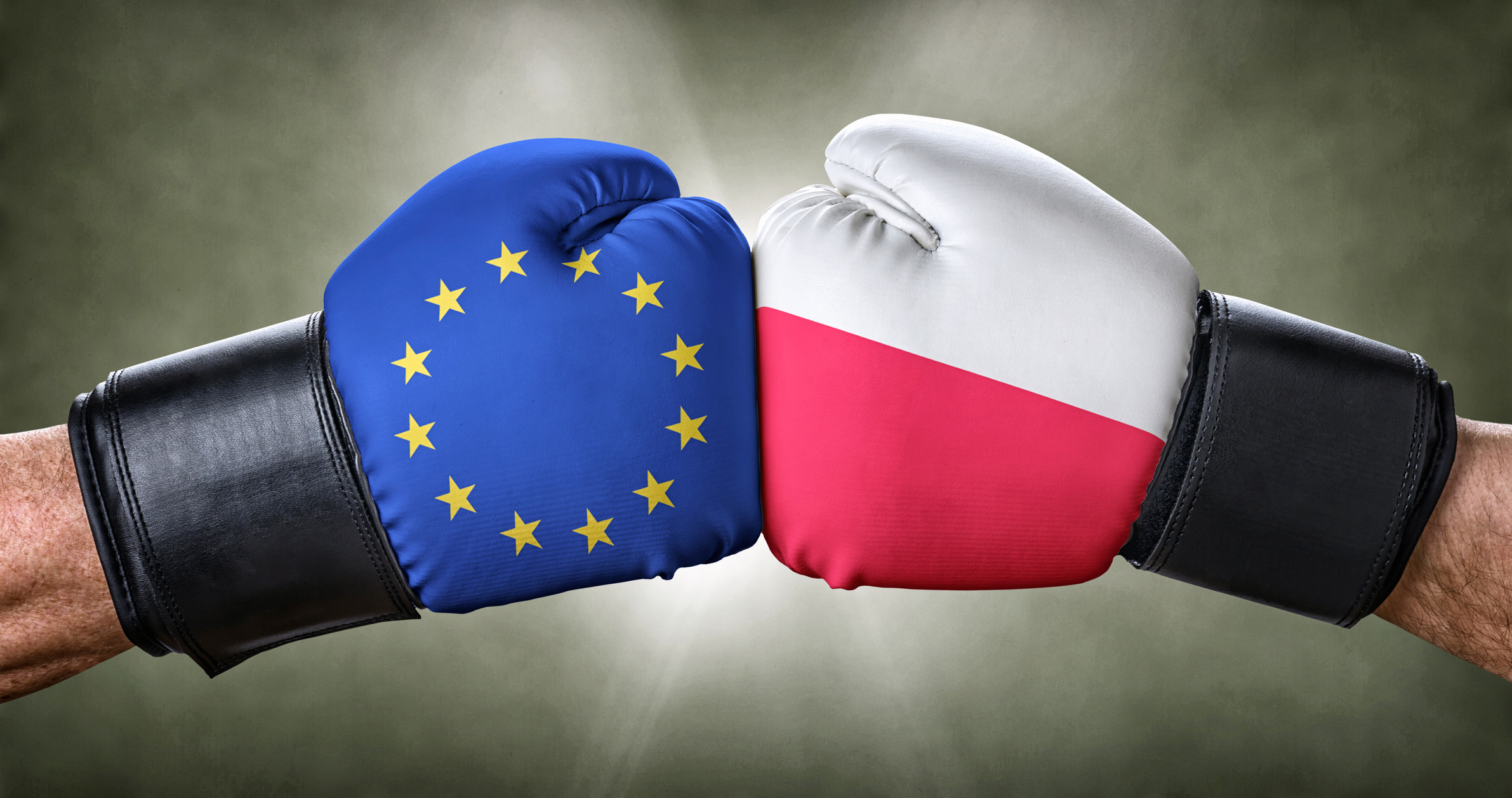 Procuratura poloneză cere Tribunalului Constituţional să decidă dacă Polonia plătește amenzile primite de la Uniunea Europeană