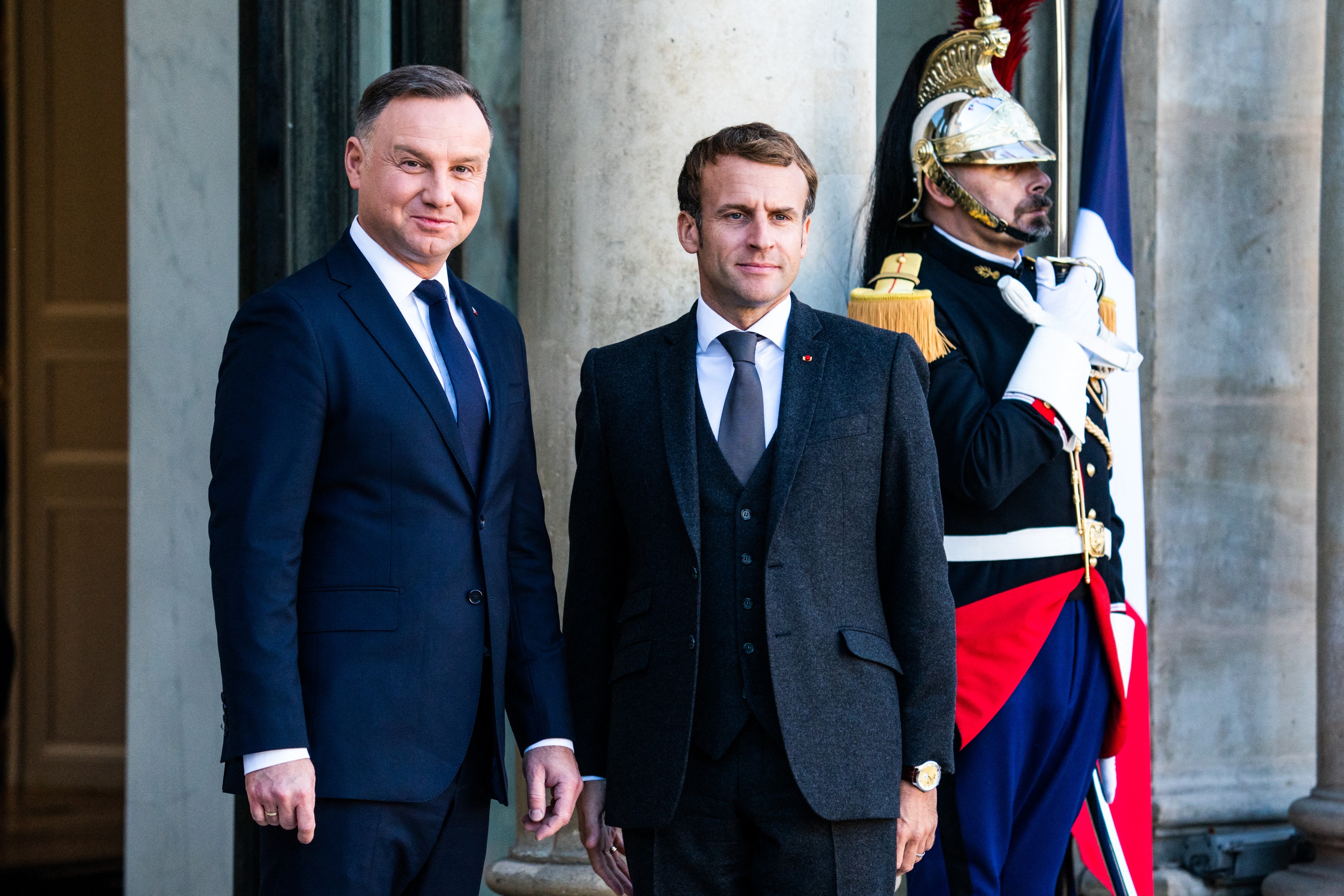 Cât de sigure sunt convorbirile liderilor și cum ajung șefii de stat și premierii ținta farsorilor