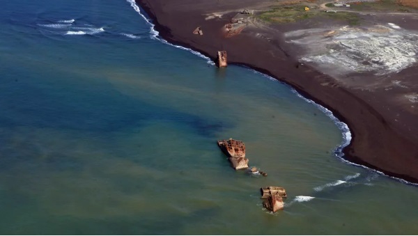"Nave fantomă" din Al Doilea Război Mondial, ridicate din Pacific după erupția unui vulcan subacvatic
