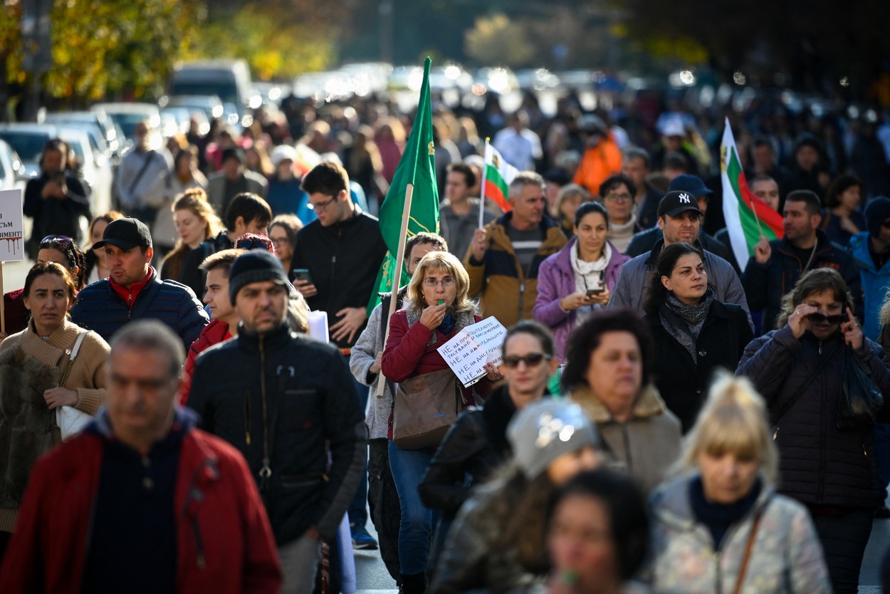 Protest in Bulgaria impotriva restrictiilor: Reprezentanti din turism si alimentatie publica au blocat traficul in Sofia
