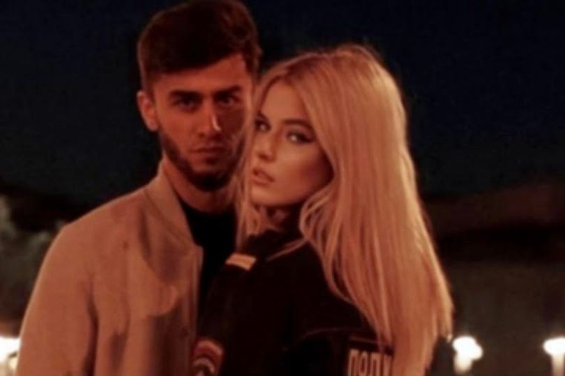 Închisoare cu executare pentru un cuplu care s-a fotografiat în ipostaze indecente lângă o catedrală moscovită