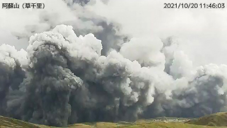 eruptie vulcan in japonia