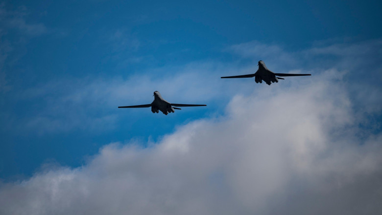 bombartierele B-1B Lancer