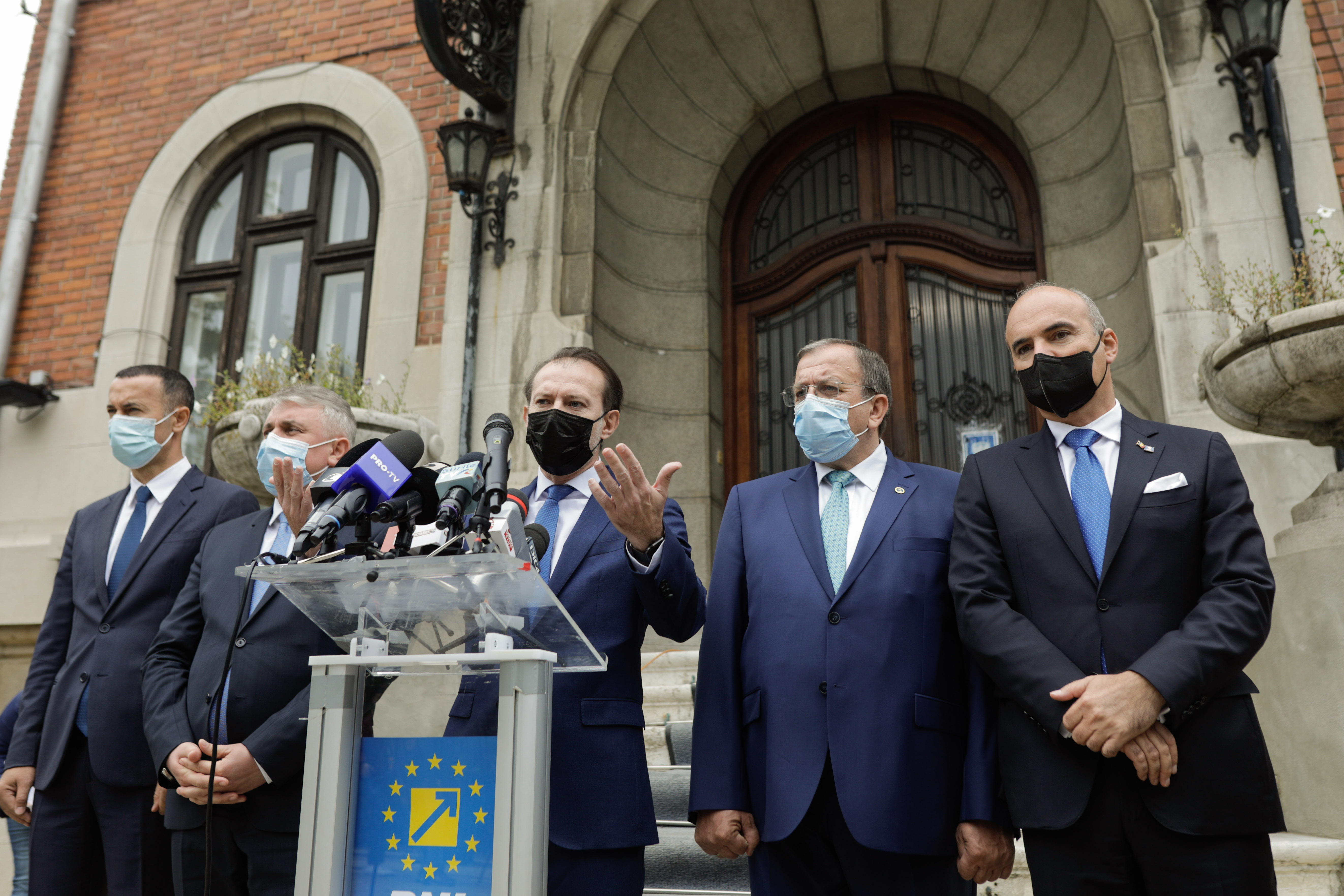 Liderii PNL fac scut în jurul lui Cîțu: „Aceasta este propunerea cu care vom merge la consultări”