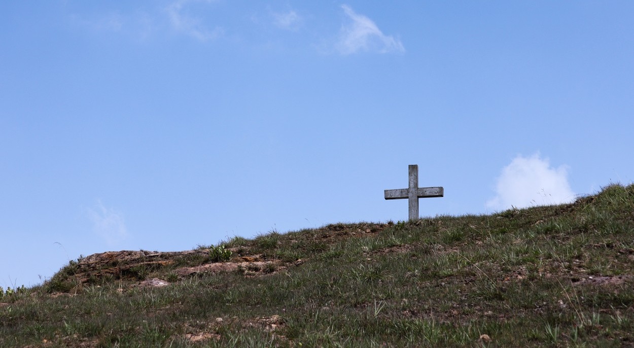 Reuters: Firmele funerare din România se luptă să țină pasul cu valul 4 al pandemiei. Patron: Cererea de sicrie a crescut cu 50%