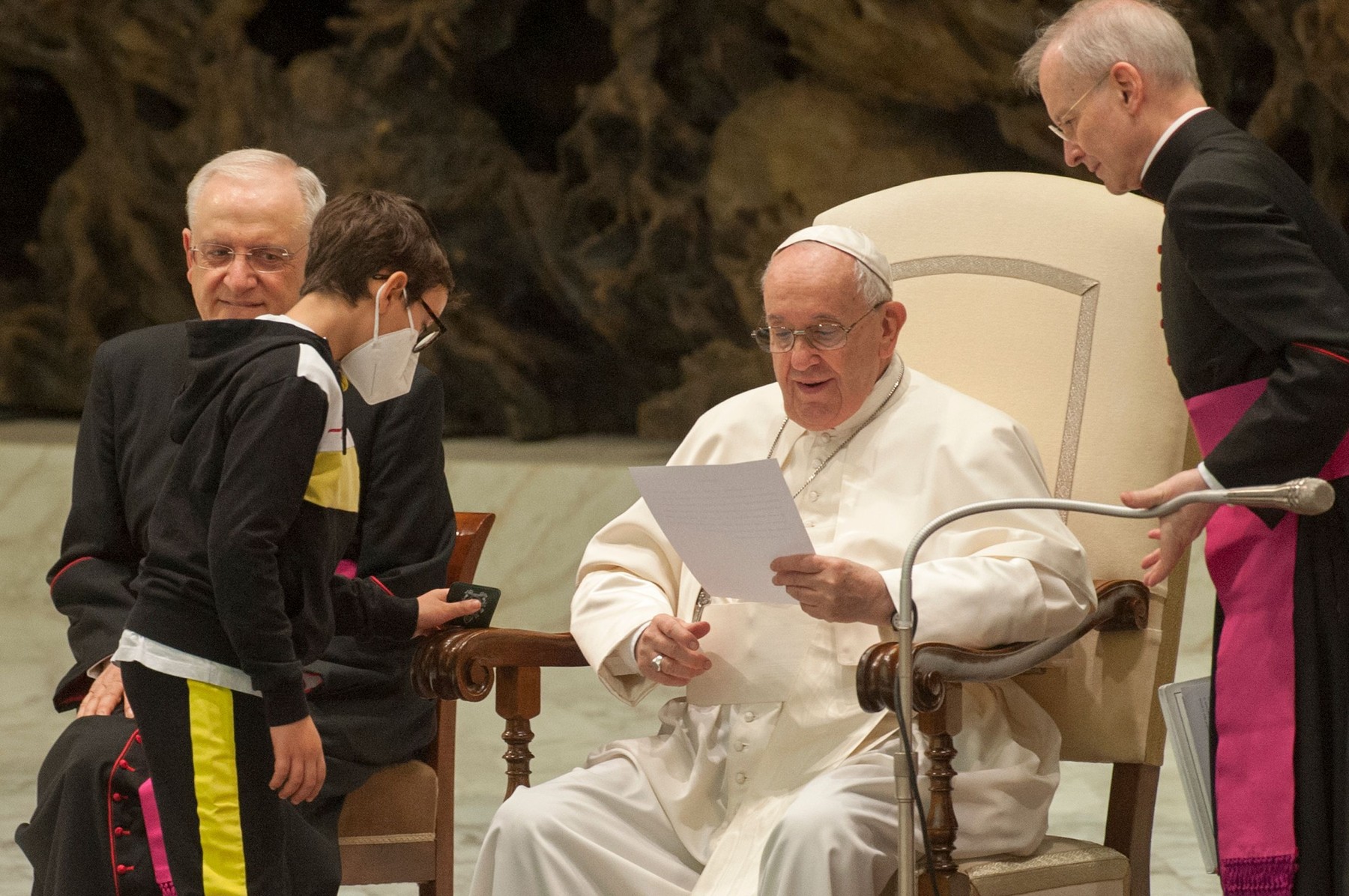 Un băieţel a întrerupt audienţa Papei Francisc pentru a-i cere boneta: "Îi mulţumesc pentru lecţia pe care ne-a oferit-o tuturor"