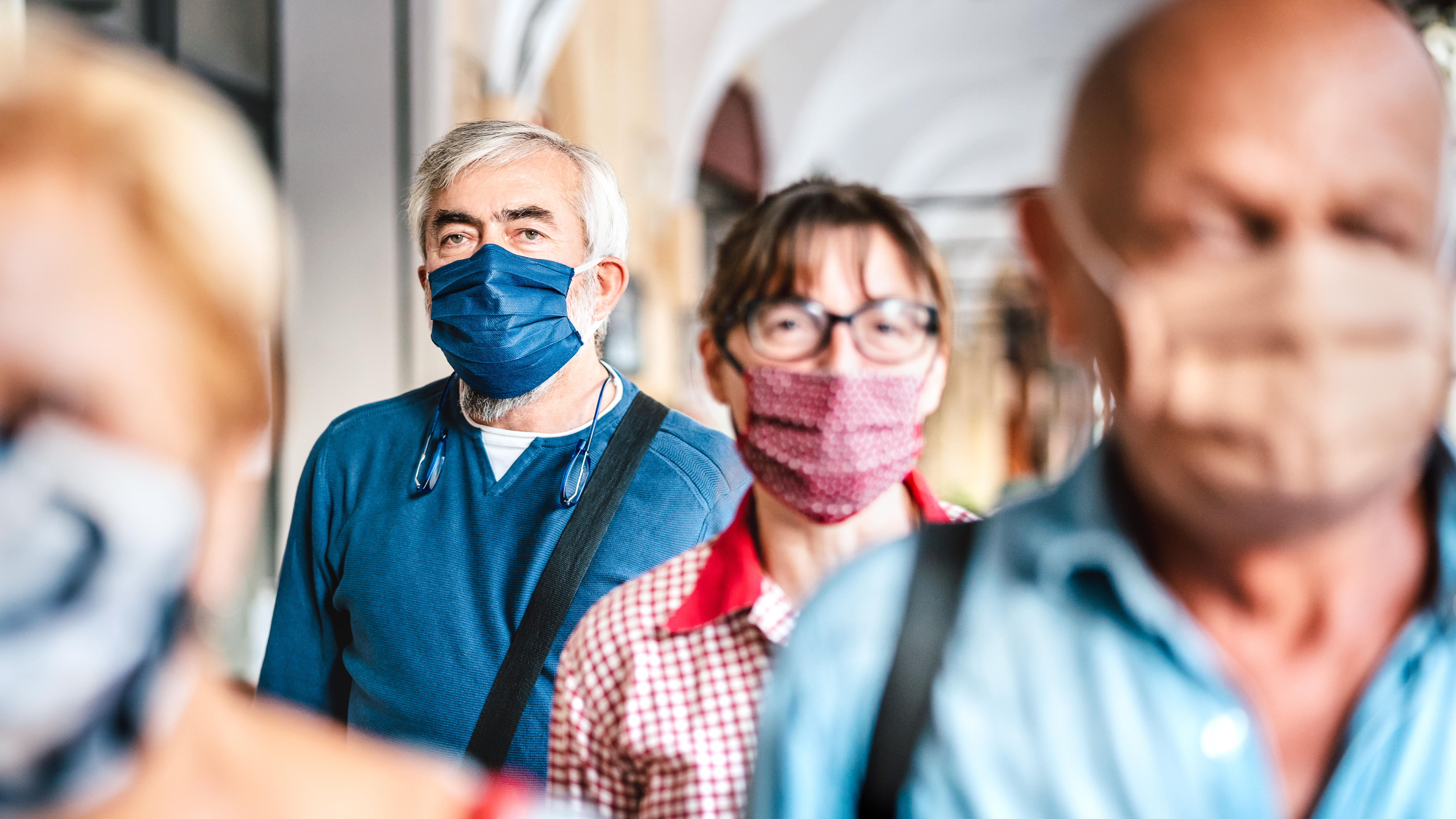 Sondaj Ipsos: Oamenii din lumea întreagă au cea mai mare încredere în doctori și cea mai mică încredere în politicieni