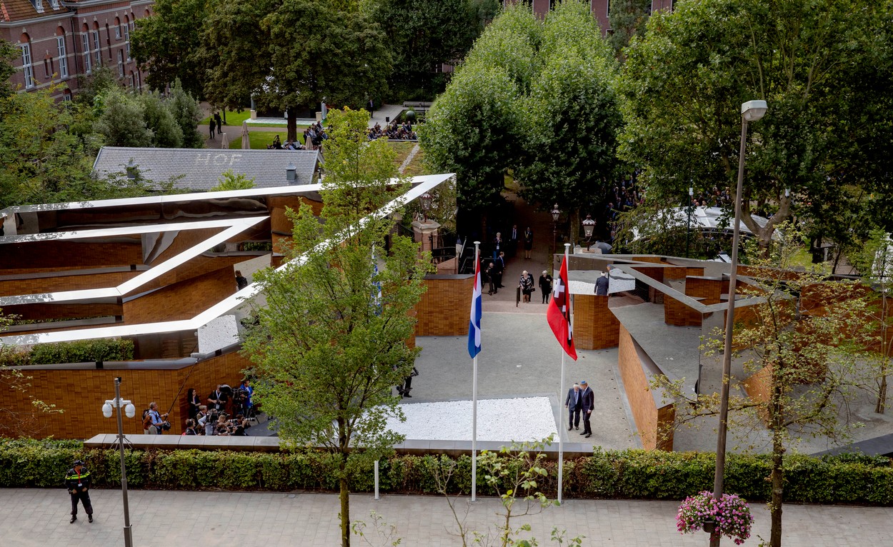 Amintirile dureroase pe care le stârnește un monument recent inaugurat în Amsterdam