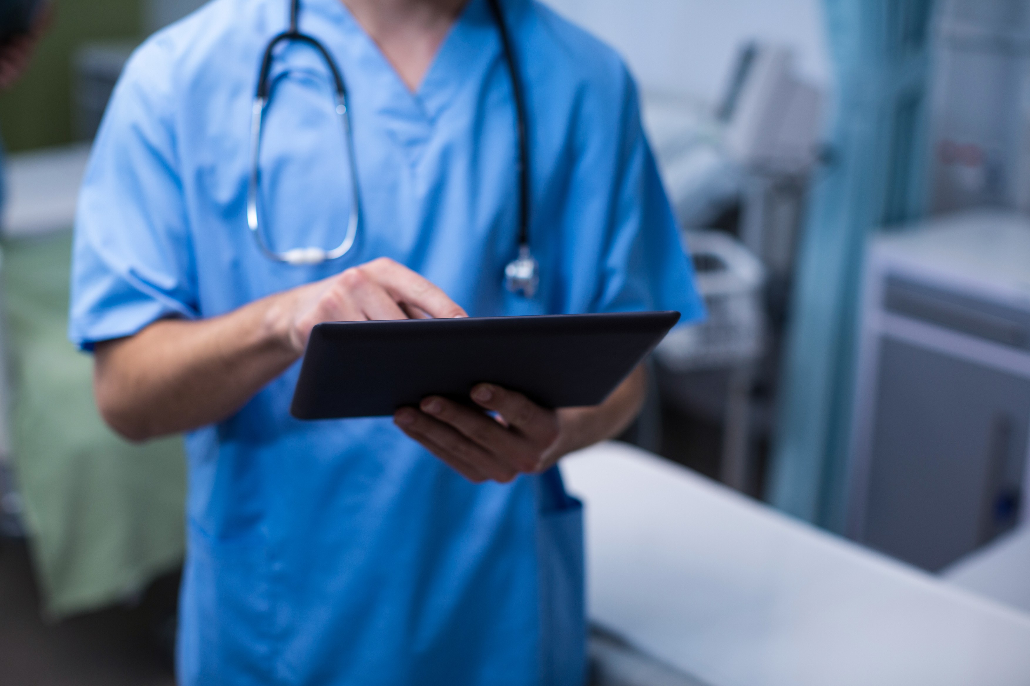 Vaccinarea anti-Covid devine obligatorie pentru personalul medical din Anglia