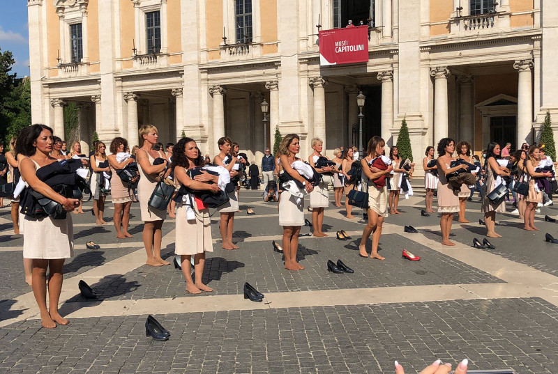 Rome, Flashmob hostess Ita Airways