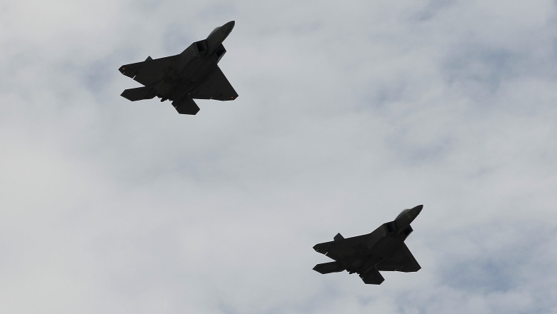 SUA negociază un acord cu Pakistan pentru a folosi spațiul aerian la misiuni în Afganistan
