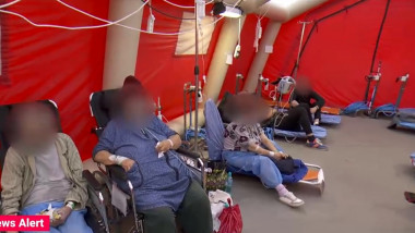 pacienti covid tratati in cort in fata spitalului universitar bucuresti