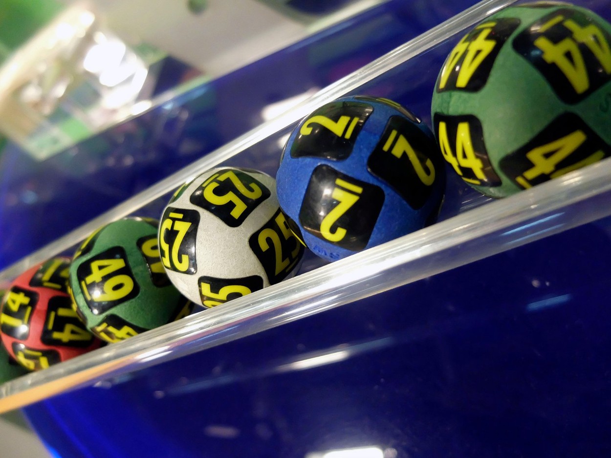 LOTO, 31 octombrie 2021: Numerele la Joker, Loto 6 din 49, Loto 5/40, Noroc își așteaptă câștigătorii. Report uriaș la Joker