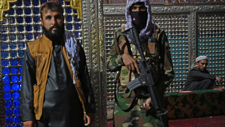 Talibani înarmați
