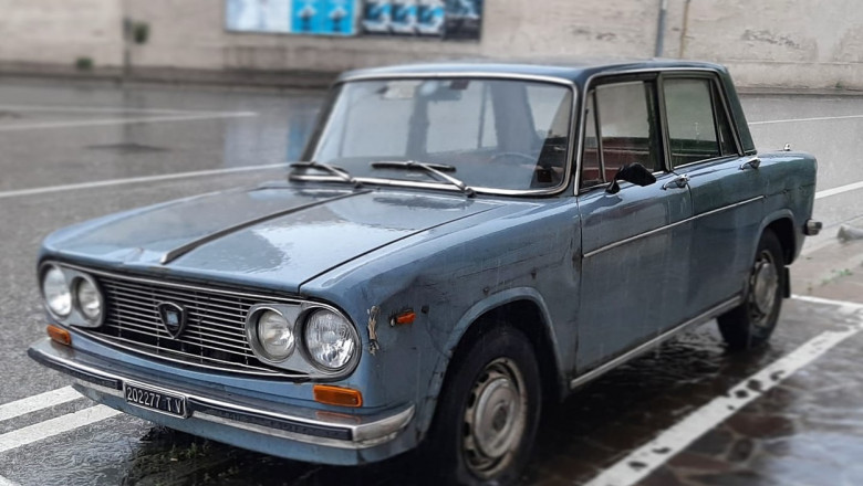 Mașina unui pensionar italian a devenit atracție locală după ce a fost parcată timp de 47 de ani în acelasi loc