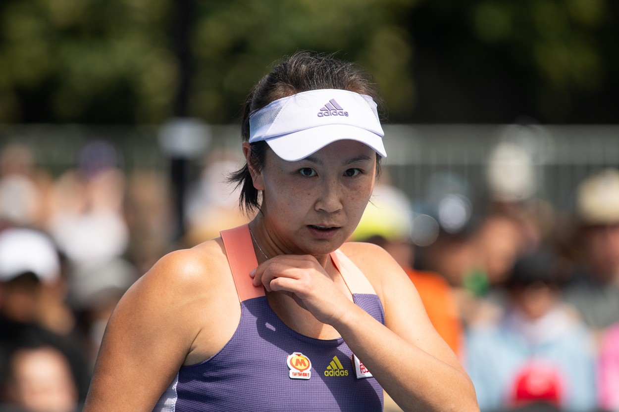 Peng Shuai, tenismena care l-a acuzat pe fostul vicepremier al Chinei că a agresat-o sexual, de negăsit. WTA cere Chinei o investigație