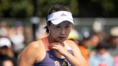 Peng Shuai reacioneaza in timpul unui meci de tenis