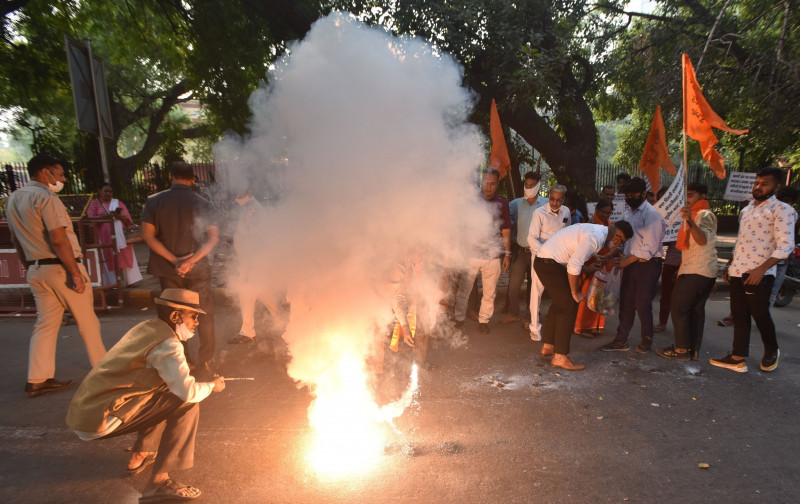 United Hindu Front Protest Against Firecracker Ban On Diwali, New Delhi, DLI, India - 03 Nov 2021