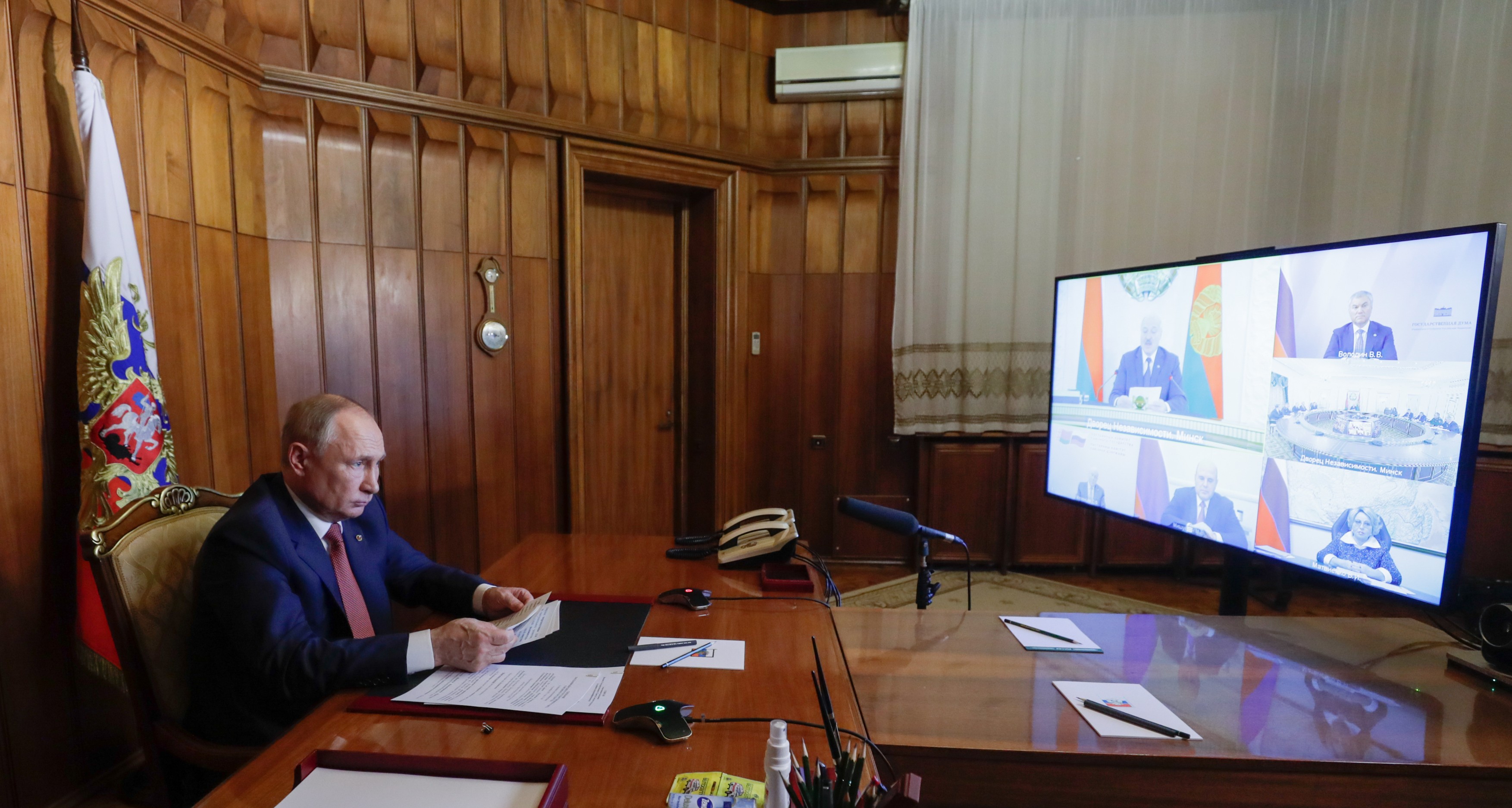 Rusia şi Belarus au semnat acordurile pentru uniunea economică. Putin: Rezistăm împotriva tentativelor de ingerinţă în afaceri interne