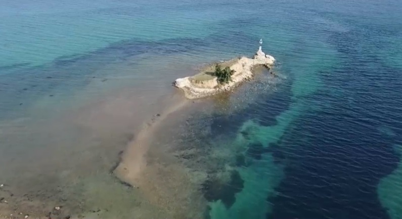 Imaginea care îngrijorează cel mai tare în Halkidiki: "Dacă vine un străin, ce să mai vadă acum?"