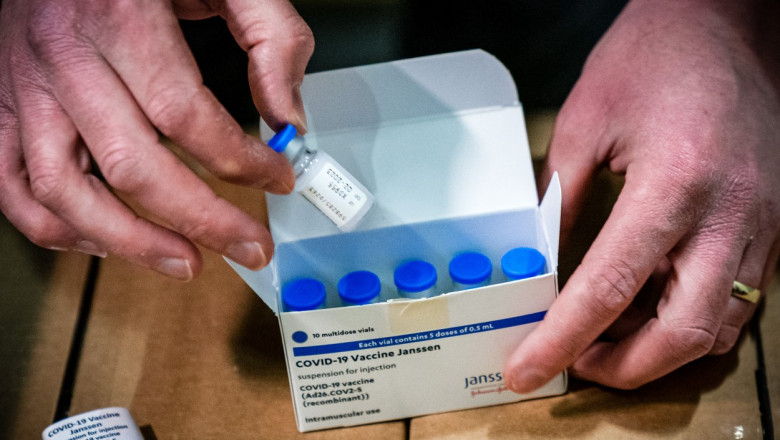 Românii care s-au vaccinat cu Johnson&Johnson pot face, de luni, rapelul