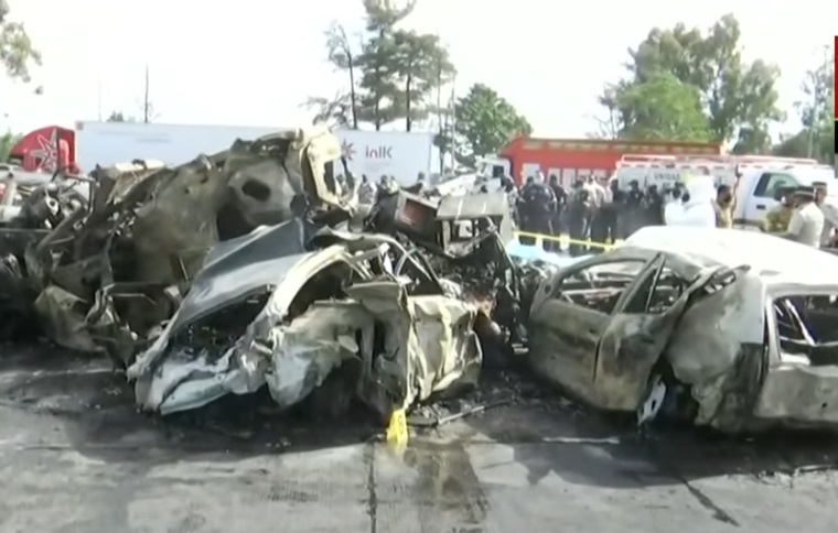19 oameni au murit după ce un camion a rămas fără frâne pe o autostradă din Mexic