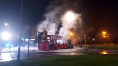 autobuz incendiat