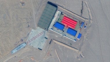 imagini din satelit cu machete de nave americane construite de china