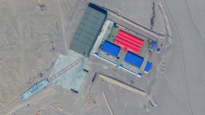 imagini din satelit cu machete de nave americane construite de china
