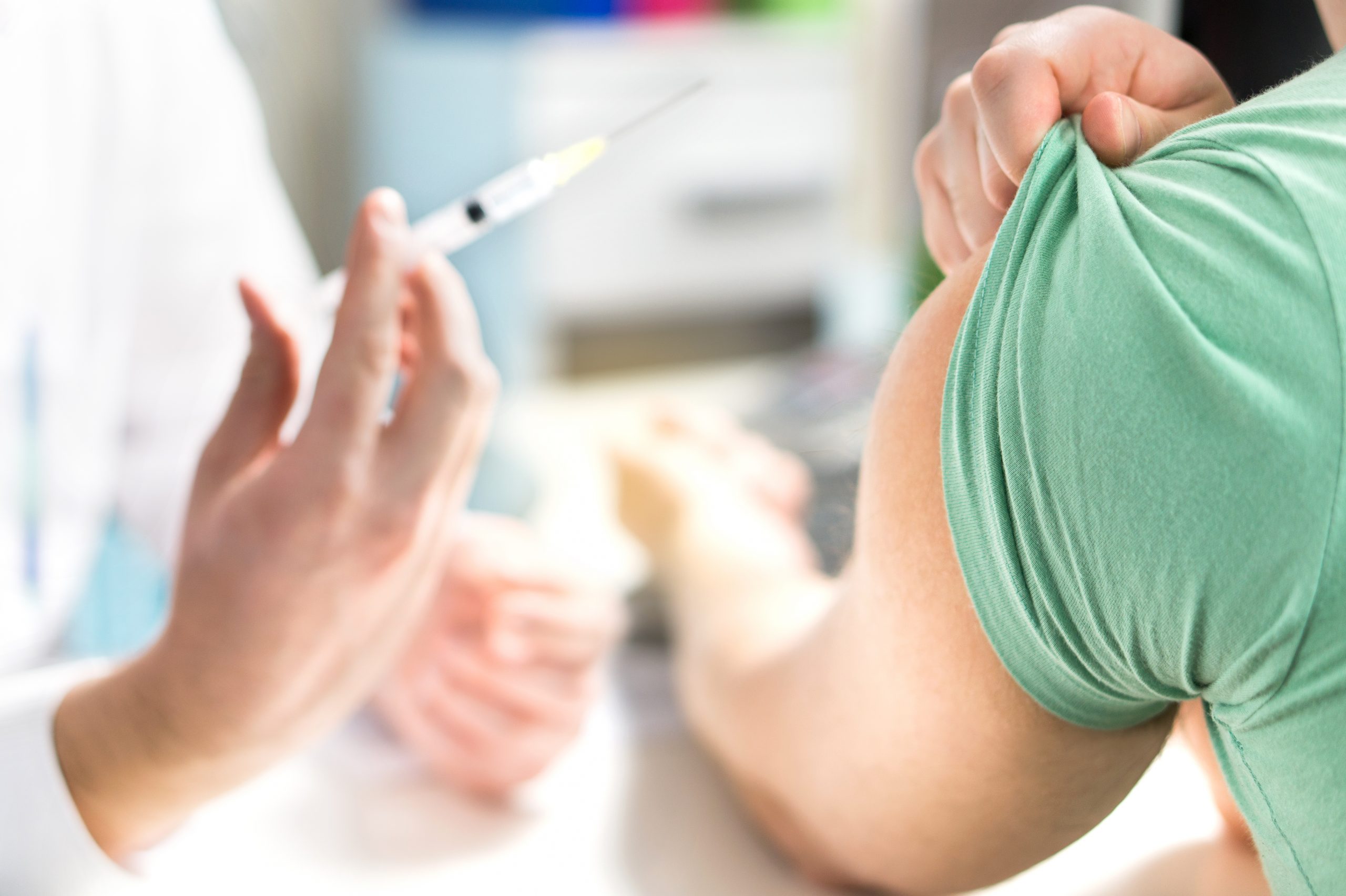 Sub 17.000 de persoane s-au vaccinat cu prima doză în ultimele 24 de ore