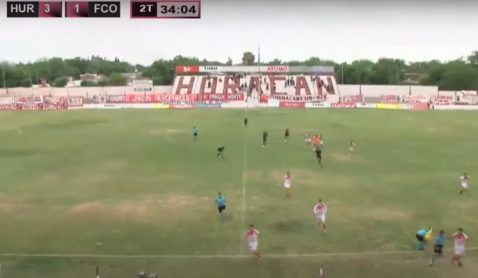 Antrenorul unei echipe de liga a III-a din Argentina a fost împușcat în timpul unui meci