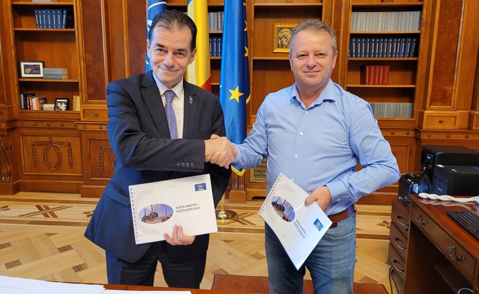 Încă un senator liberal părăsește grupul parlamentar PNL: „Este un act de protest faţă de actuala conducere a partidului”