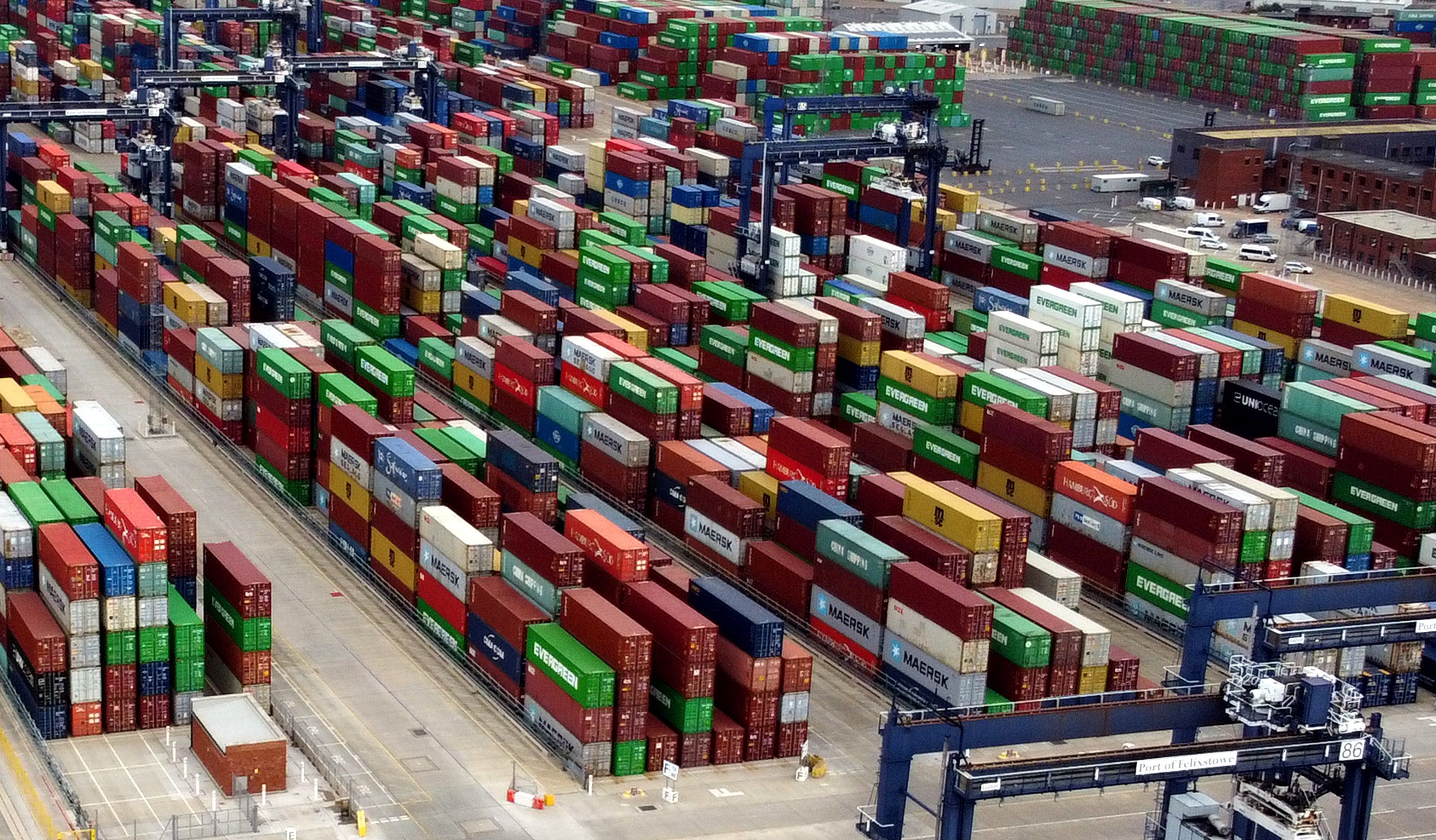 Criza transporturilor globale se va extinde și în 2022, anunță cea mai mare companie de transport maritim